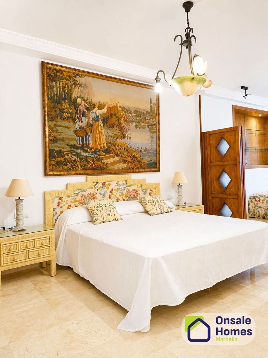 3 bedroom Apartment for sale in Puerto Banus with pool garage - € 1,200,000 (Ref: 9795942)