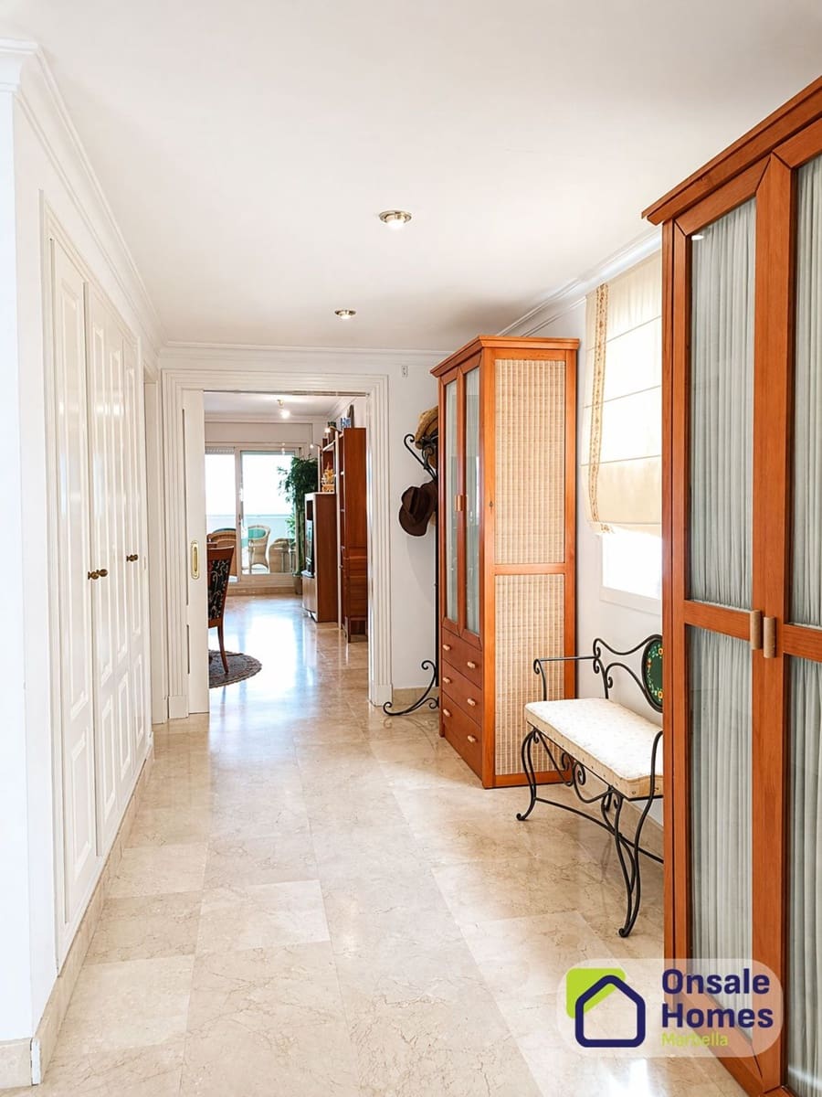 3 bedroom Apartment for sale in Puerto Banus with pool garage - € 1,200,000 (Ref: 9795942)