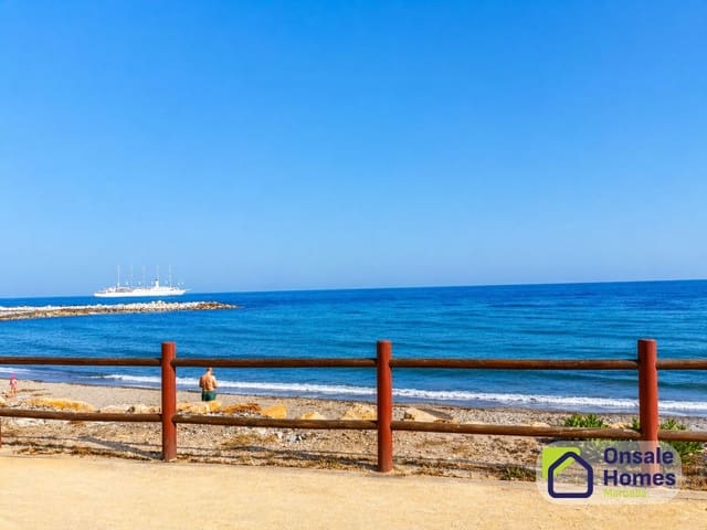 3 bedroom Apartment for sale in Puerto Banus, Marbella with pool garage - € 1,200,000 (Ref: 9795942)