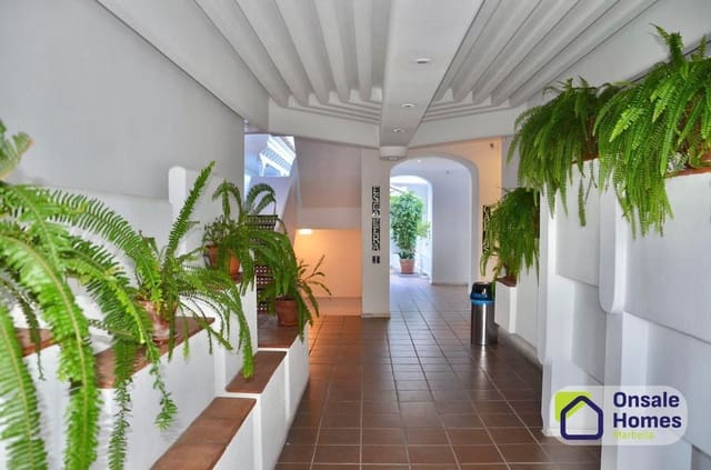 Erhverv til salg i Nueva Andalucía Centro, Marbella - € 280.000 (Ref: 9798516)