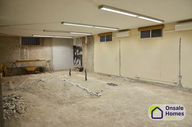 Erhverv til salg i Nueva Andalucía Centro, Marbella - € 280.000 (Ref: 9798516)