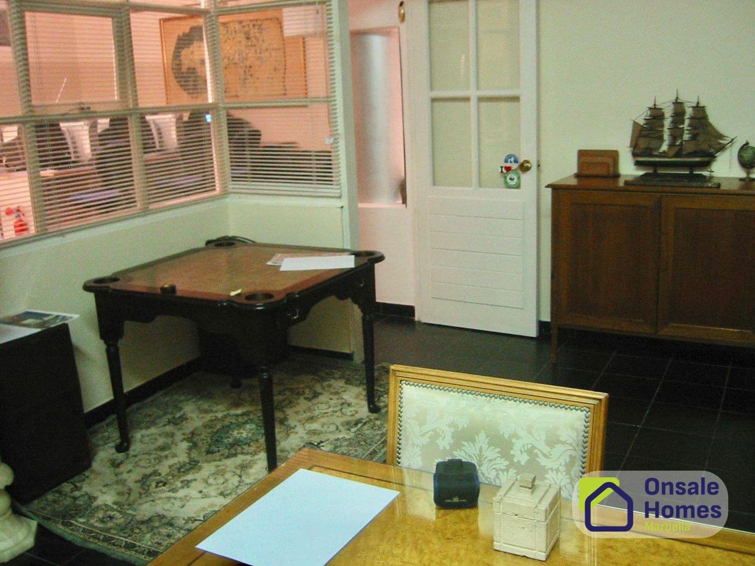 Komercyjne na sprzedaż w Nueva Andalucia - 280 000 € (Ref: 9798516)