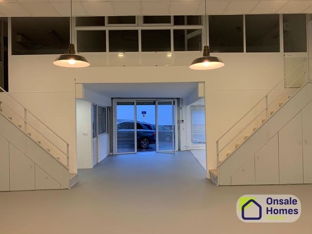 Local Comercial en Los Jardines de Marbella - La Ermita, Marbella en alquiler - 4.200 € (Ref: 9806039)