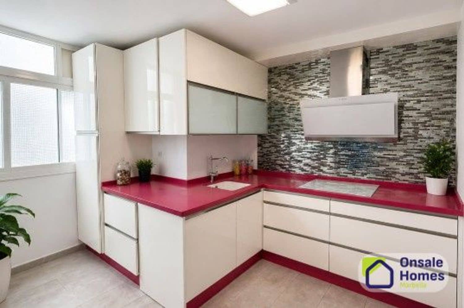 3 sovrum Lägenhet till salu i Marbella med garage - 350 000 € (Ref: 9806041)