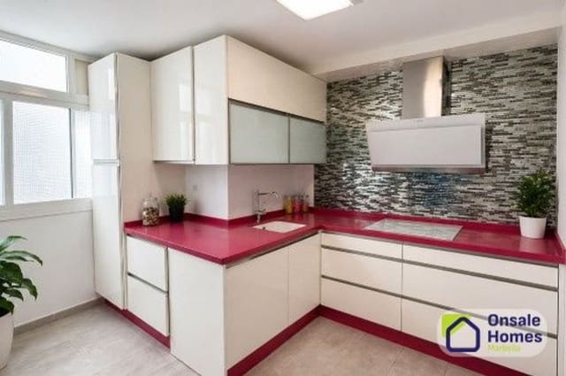 3 sovrum Lägenhet till salu i Divina Pastora, Marbella med garage - 350 000 € (Ref: 9806041)