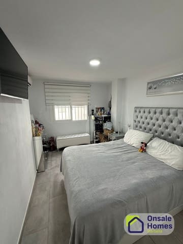 3 sovrum Lägenhet till salu i Divina Pastora, Marbella med garage - 350 000 € (Ref: 9806041)