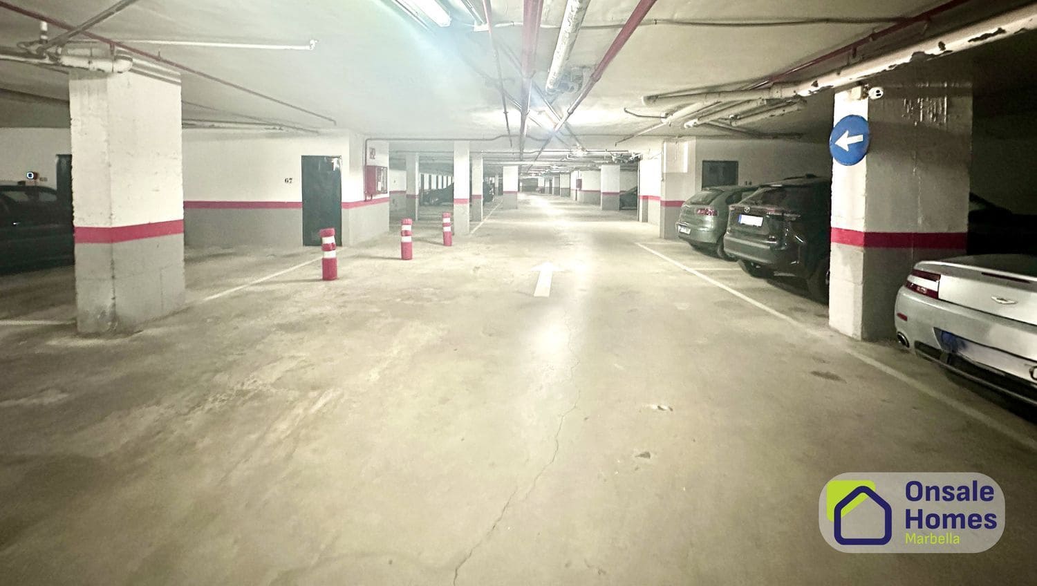1 makuuhuone Huoneisto myytävänä paikassa Marbella mukana uima-altaan 
autotalli - 420 000 € (Ref: 9815467)