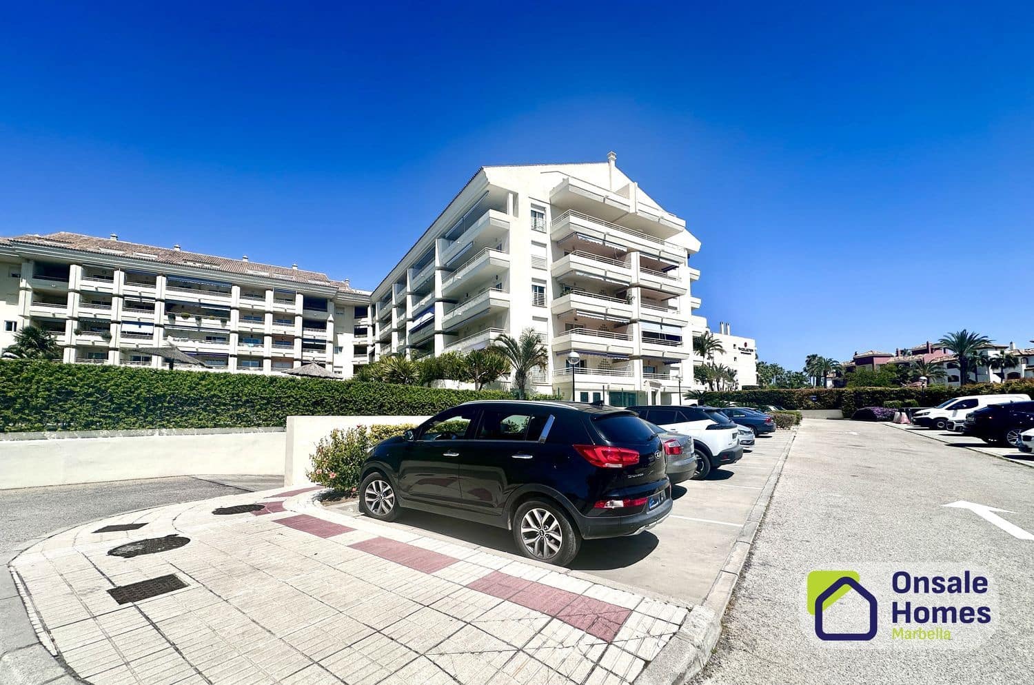 1 makuuhuone Huoneisto myytävänä paikassa Marbella mukana uima-altaan 
autotalli - 420 000 € (Ref: 9815467)