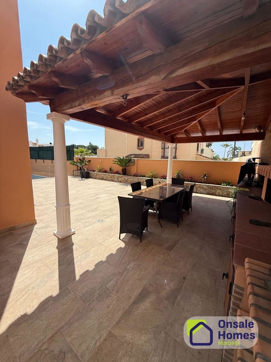 4 makuuhuone Omakotitalo vuokrattavana paikassa Marbella mukana uima-altaan 
autotalli - 20 000 € (Ref: 9815468)