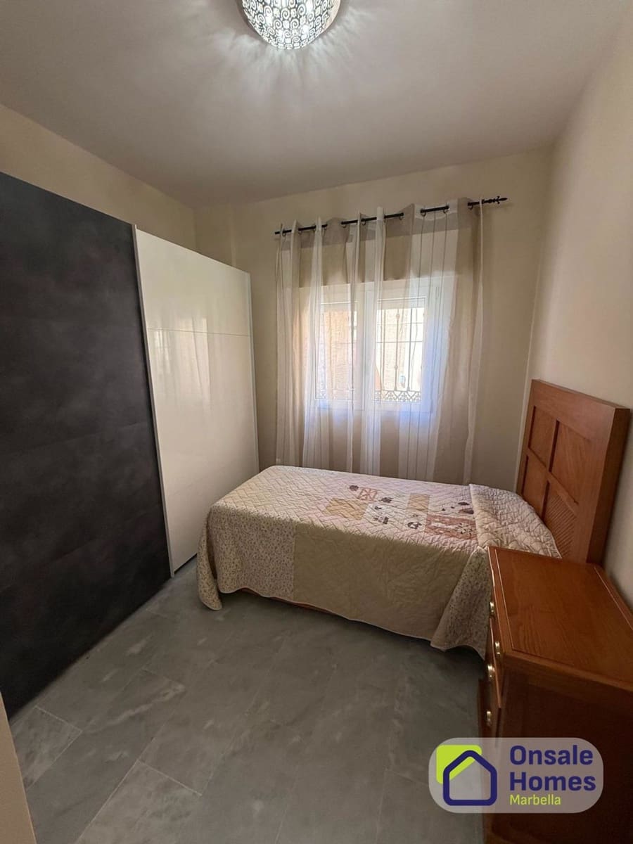 4 makuuhuone Omakotitalo vuokrattavana paikassa Marbella mukana uima-altaan 
autotalli - 20 000 € (Ref: 9815468)