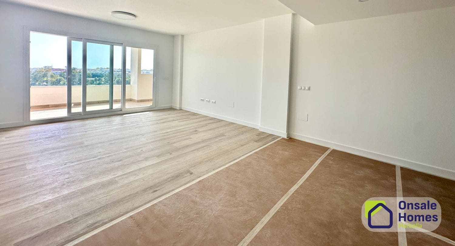 3 Zimmer Apartment zu vermieten in Nueva Andalucia mit Pool Garage - 2.700 € (Ref: 9816807)