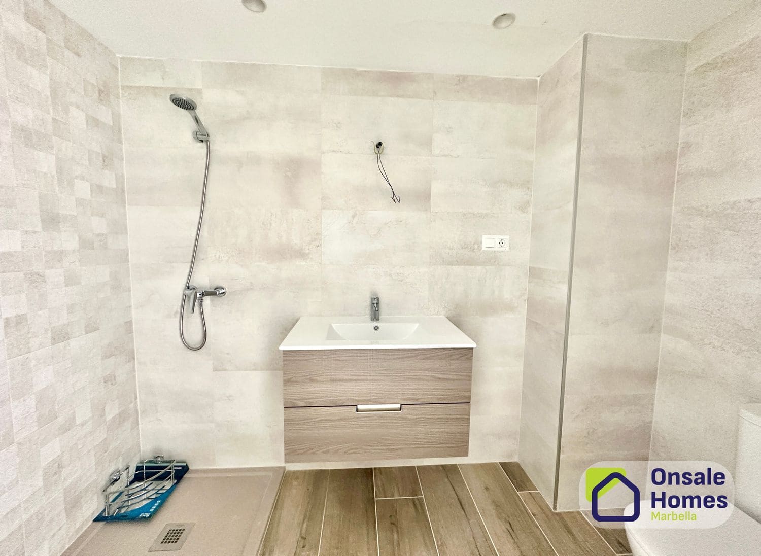 3 Zimmer Apartment zu vermieten in Nueva Andalucia mit Pool Garage - 2.700 € (Ref: 9816807)