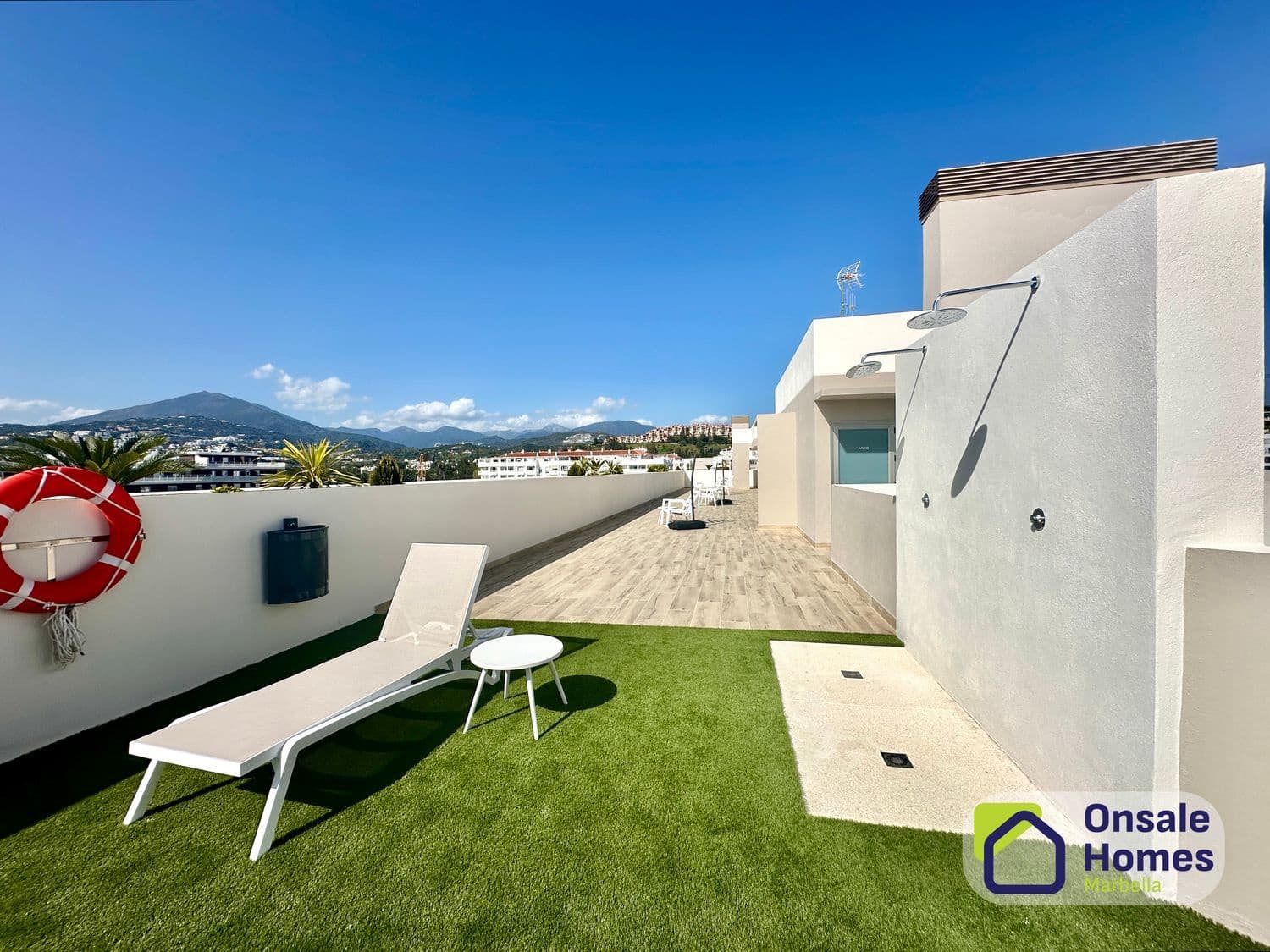 2 makuuhuone Huoneisto vuokrattavana paikassa Nueva Andalucia mukana uima-altaan 
autotalli - 2 600 € (Ref: 9816809)