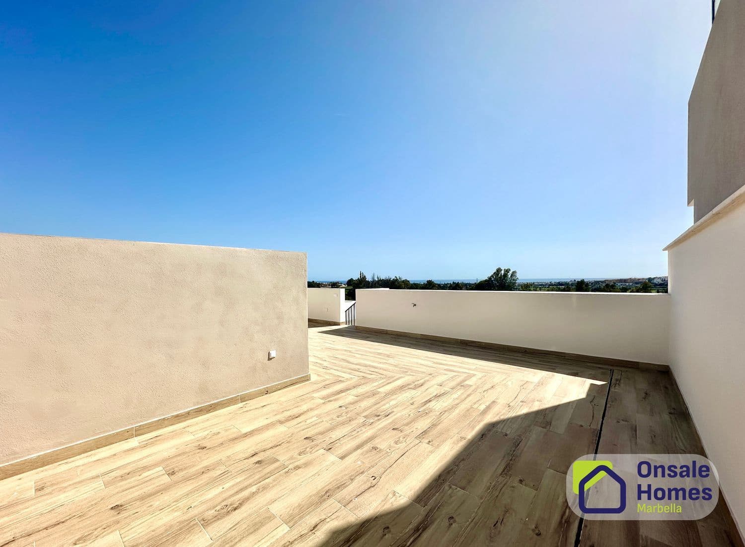 2 makuuhuone Huoneisto vuokrattavana paikassa Nueva Andalucia mukana uima-altaan 
autotalli - 2 600 € (Ref: 9816809)