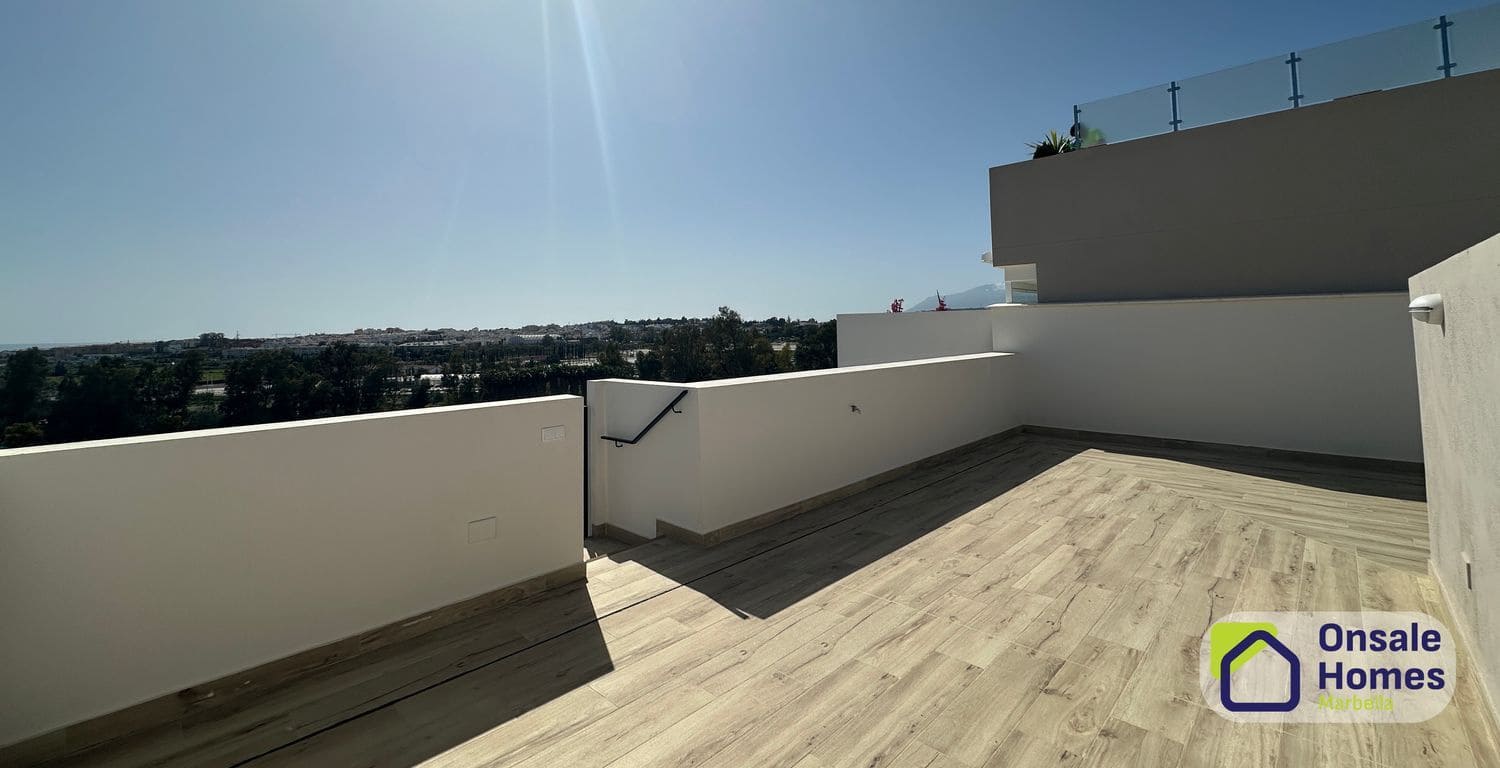 2 makuuhuone Huoneisto vuokrattavana paikassa Nueva Andalucia mukana uima-altaan 
autotalli - 2 600 € (Ref: 9816809)