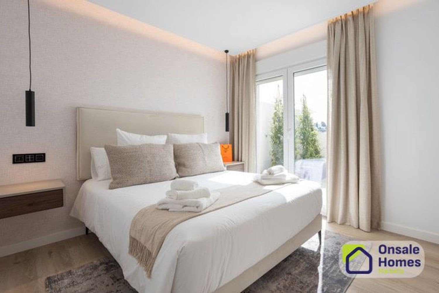 2 sypialnia Apartament na sprzedaż w Nueva Andalucia z basenem garażem - 890 000 € (Ref: 9819856)