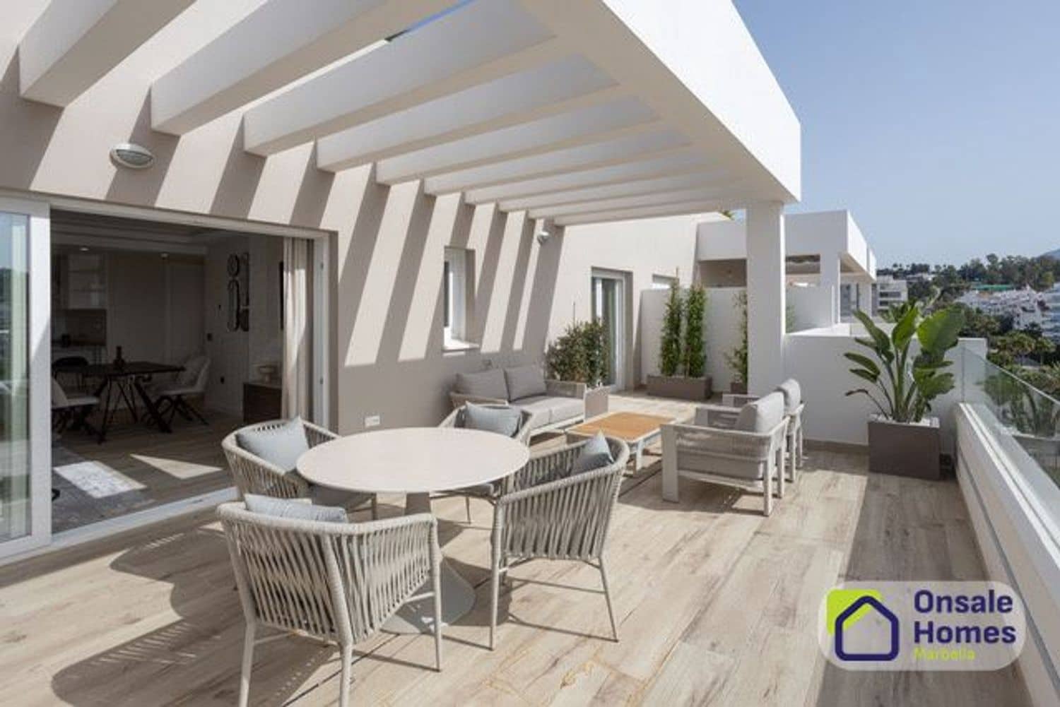 2 sypialnia Apartament na sprzedaż w Nueva Andalucia z basenem garażem - 890 000 € (Ref: 9819856)
