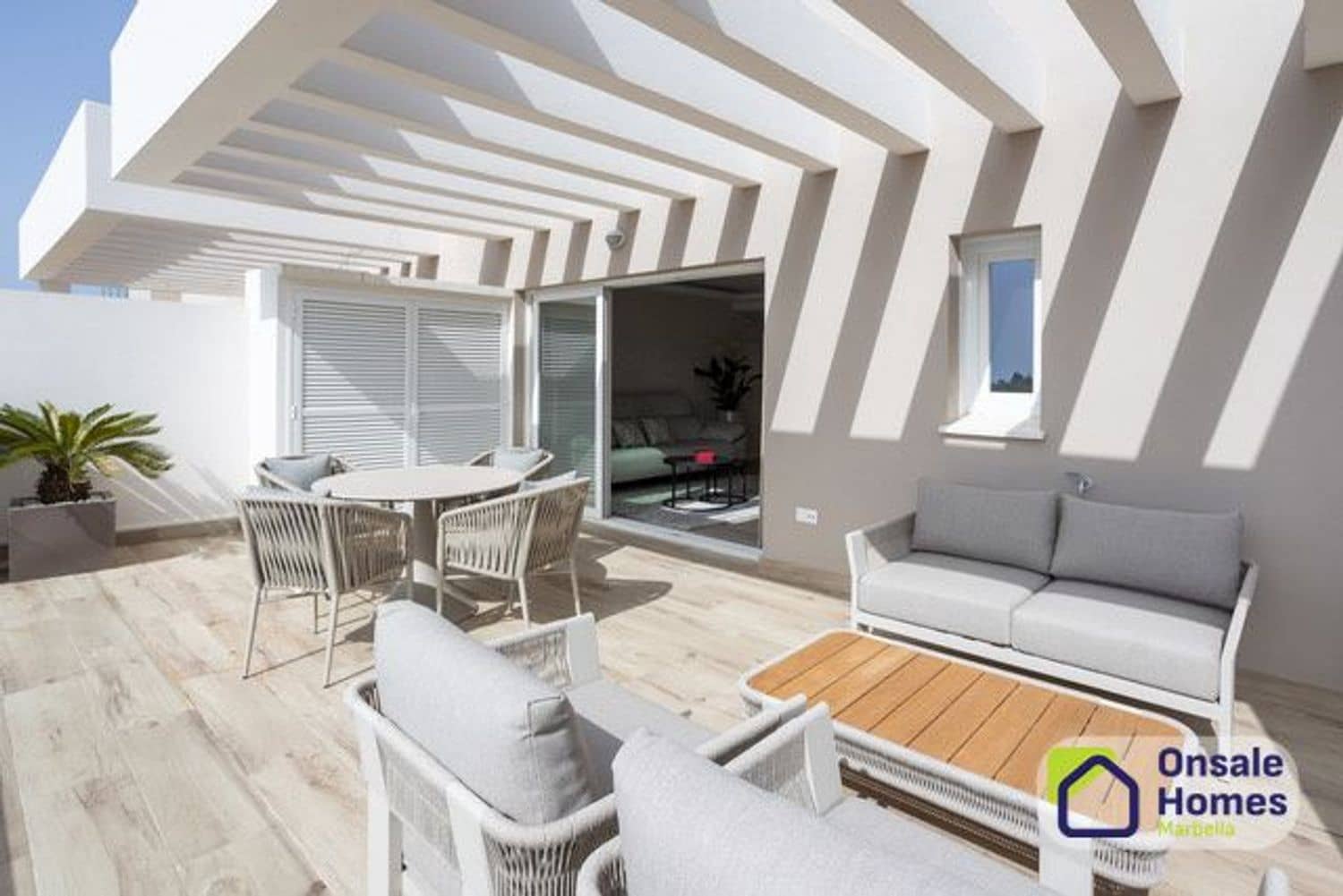 2 sypialnia Apartament na sprzedaż w Nueva Andalucia z basenem garażem - 890 000 € (Ref: 9819856)