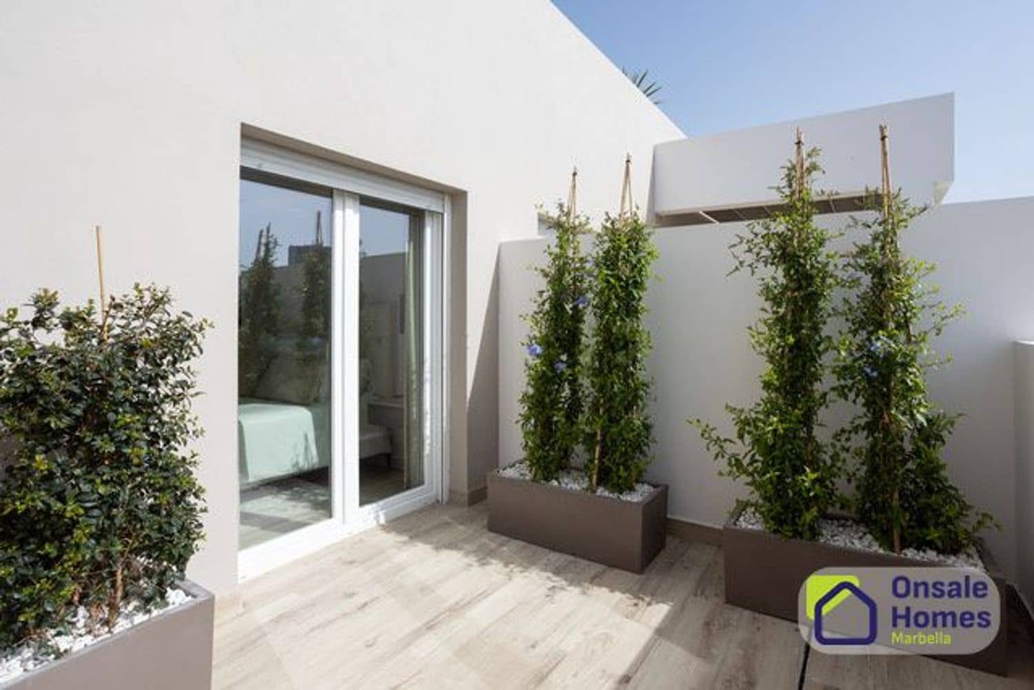 2 sypialnia Apartament na sprzedaż w Nueva Andalucia z basenem garażem - 890 000 € (Ref: 9819856)