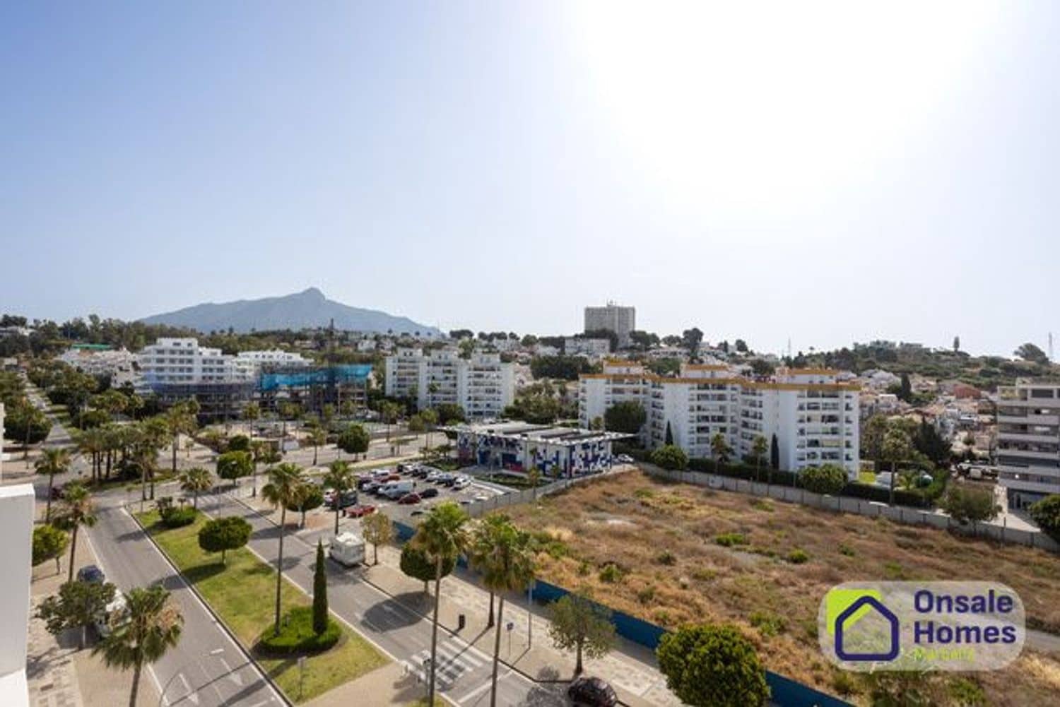 2 sypialnia Apartament na sprzedaż w Nueva Andalucia z basenem garażem - 890 000 € (Ref: 9819856)