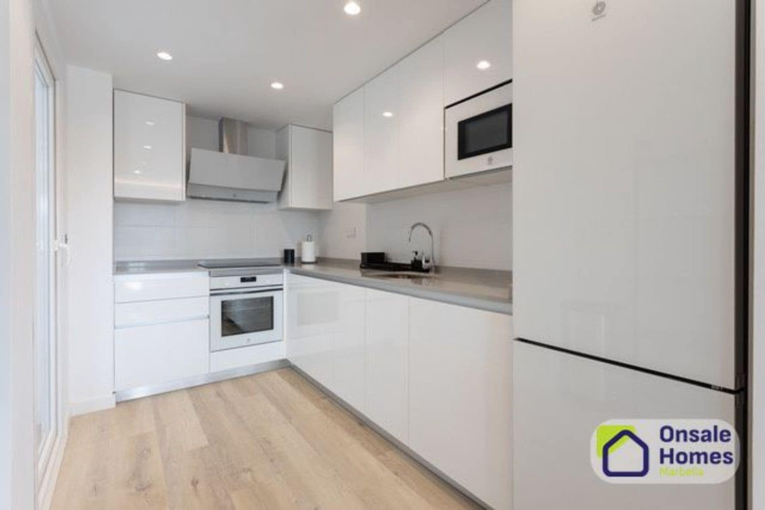 4 camera da letto Appartamento in vendita in Nueva Andalucia con piscina garage - 1.690.000 € (Rif: 9821977)