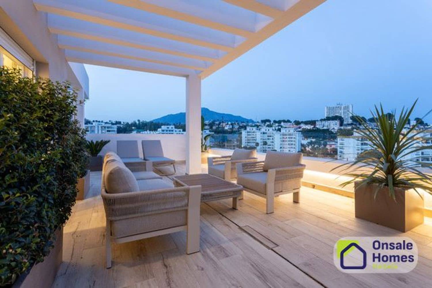 4 camera da letto Appartamento in vendita in Nueva Andalucia con piscina garage - 1.690.000 € (Rif: 9821977)