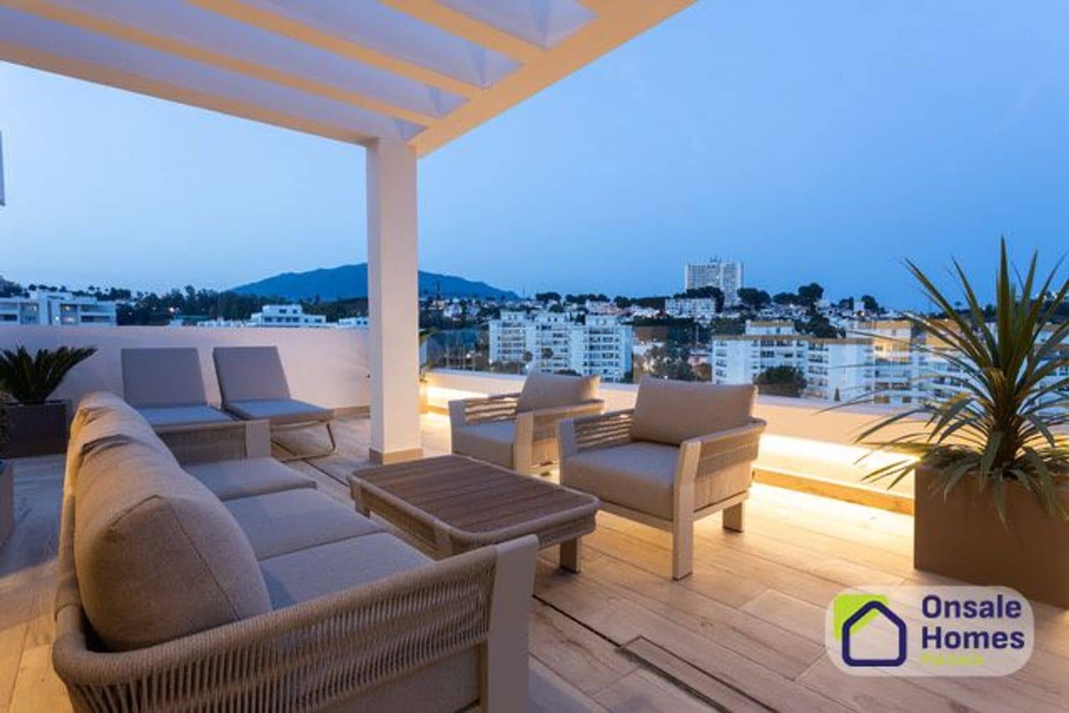 4 camera da letto Appartamento in vendita in Nueva Andalucia con piscina garage - 1.690.000 € (Rif: 9821977)