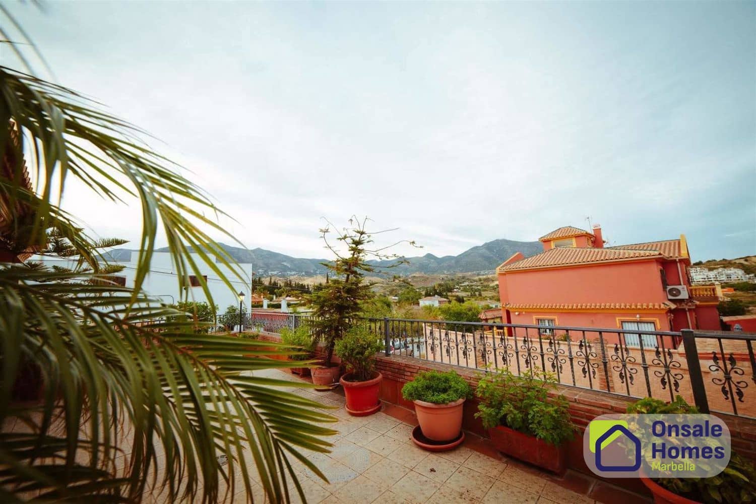 3 bedroom Villa for sale in Mijas with pool garage - € 899,000 (Ref: 9828242)
