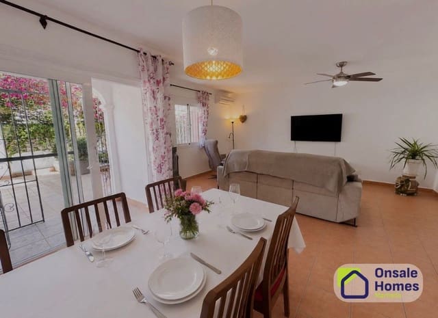 4 soveværelse Byhus til salg i Los Pacos, Fuengirola med swimmingpool garage - € 530.000 (Ref: 9830611)