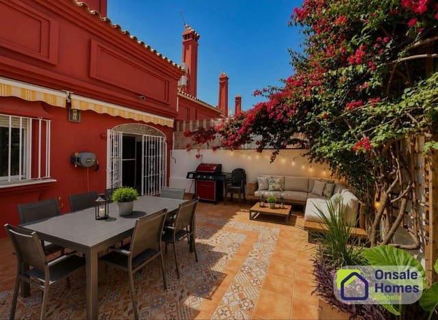 4 soveværelse Byhus til salg i Los Pacos, Fuengirola med swimmingpool garage - € 530.000 (Ref: 9830611)