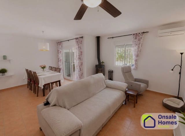 4 soveværelse Byhus til salg i Los Pacos, Fuengirola med swimmingpool garage - € 530.000 (Ref: 9830611)