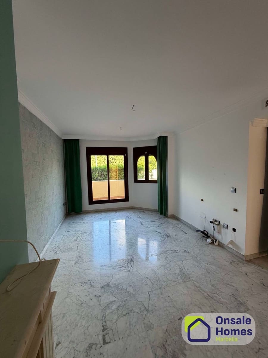 3 soverom Hus til salgs i Marbella med svømmebasseng garasje - € 830 000 (Ref: 9842000)
