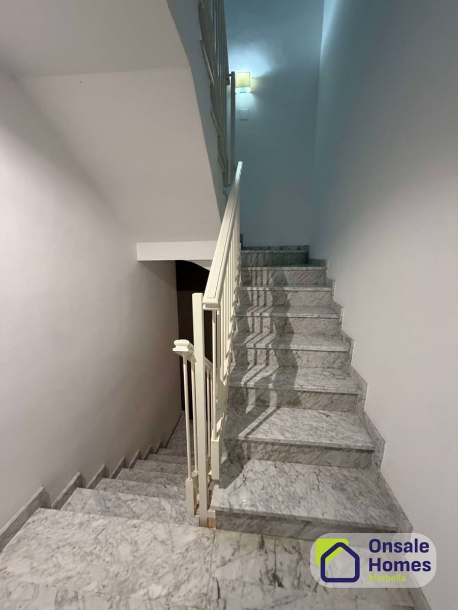 3 soverom Hus til salgs i Marbella med svømmebasseng garasje - € 830 000 (Ref: 9842000)