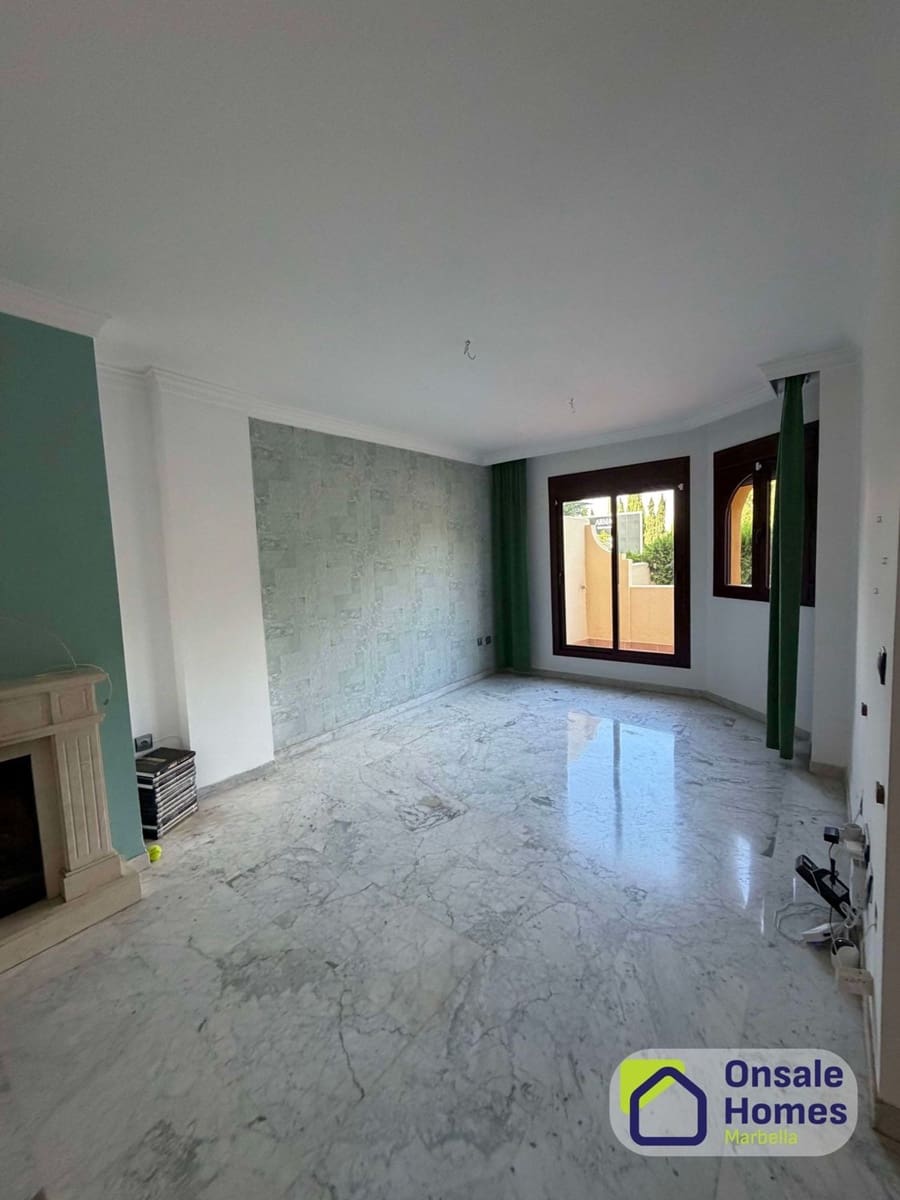 3 soverom Hus til salgs i Marbella med svømmebasseng garasje - € 830 000 (Ref: 9842000)