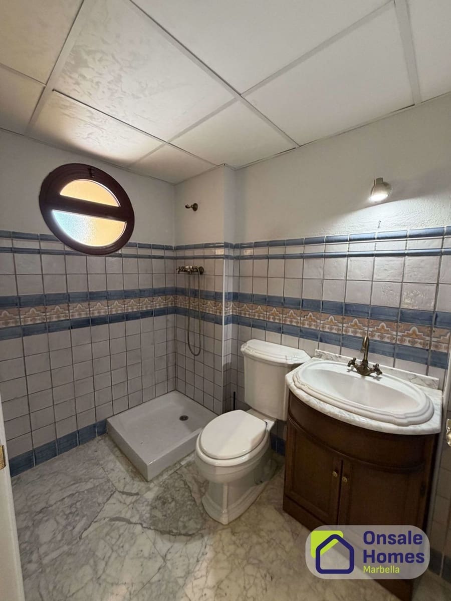 3 soverom Hus til salgs i Marbella med svømmebasseng garasje - € 830 000 (Ref: 9842000)