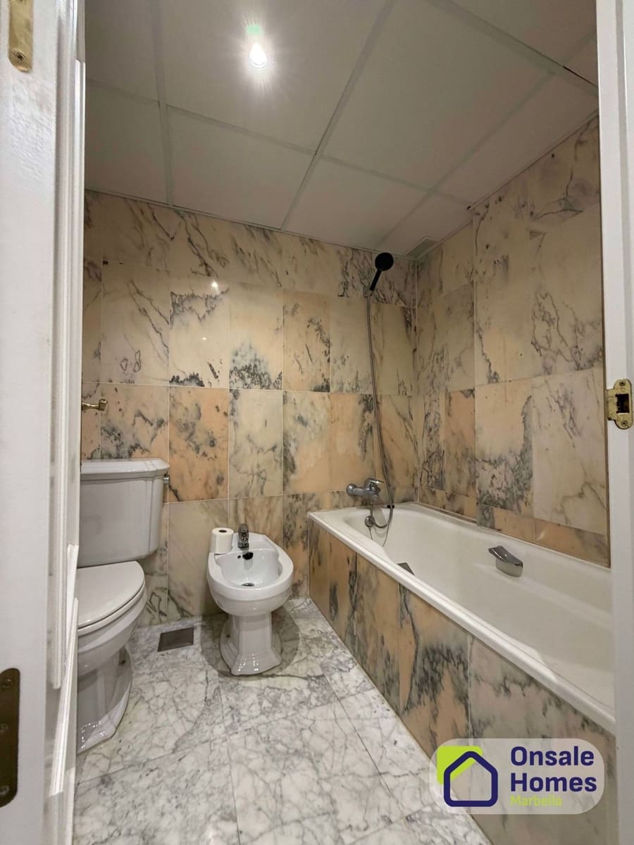 3 soverom Hus til salgs i Marbella med svømmebasseng garasje - € 830 000 (Ref: 9842000)