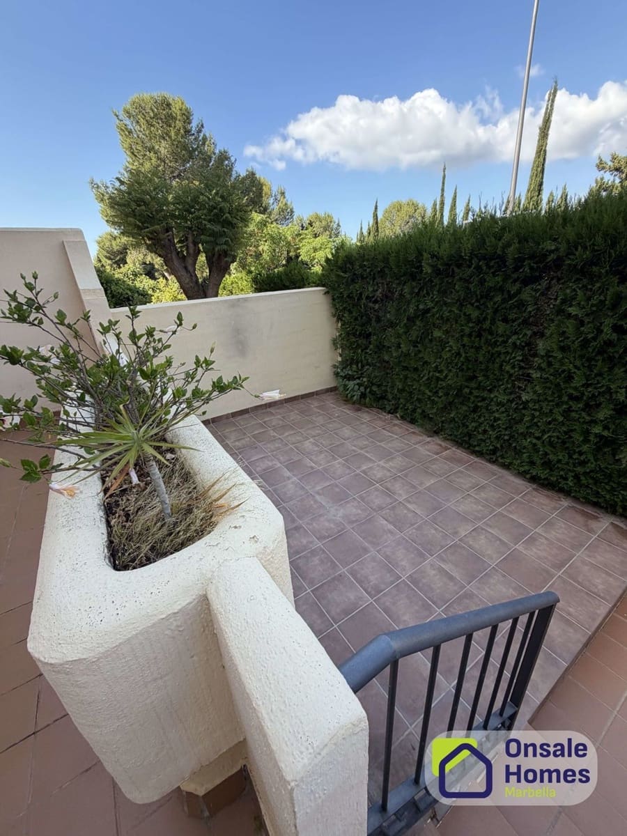 3 soverom Hus til salgs i Marbella med svømmebasseng garasje - € 830 000 (Ref: 9842000)