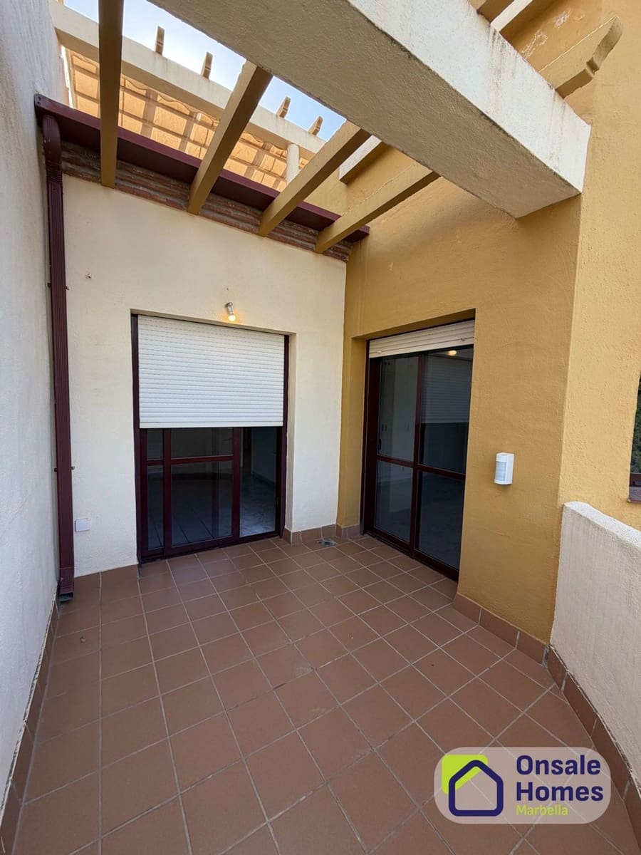 3 soverom Hus til salgs i Marbella med svømmebasseng garasje - € 830 000 (Ref: 9842000)
