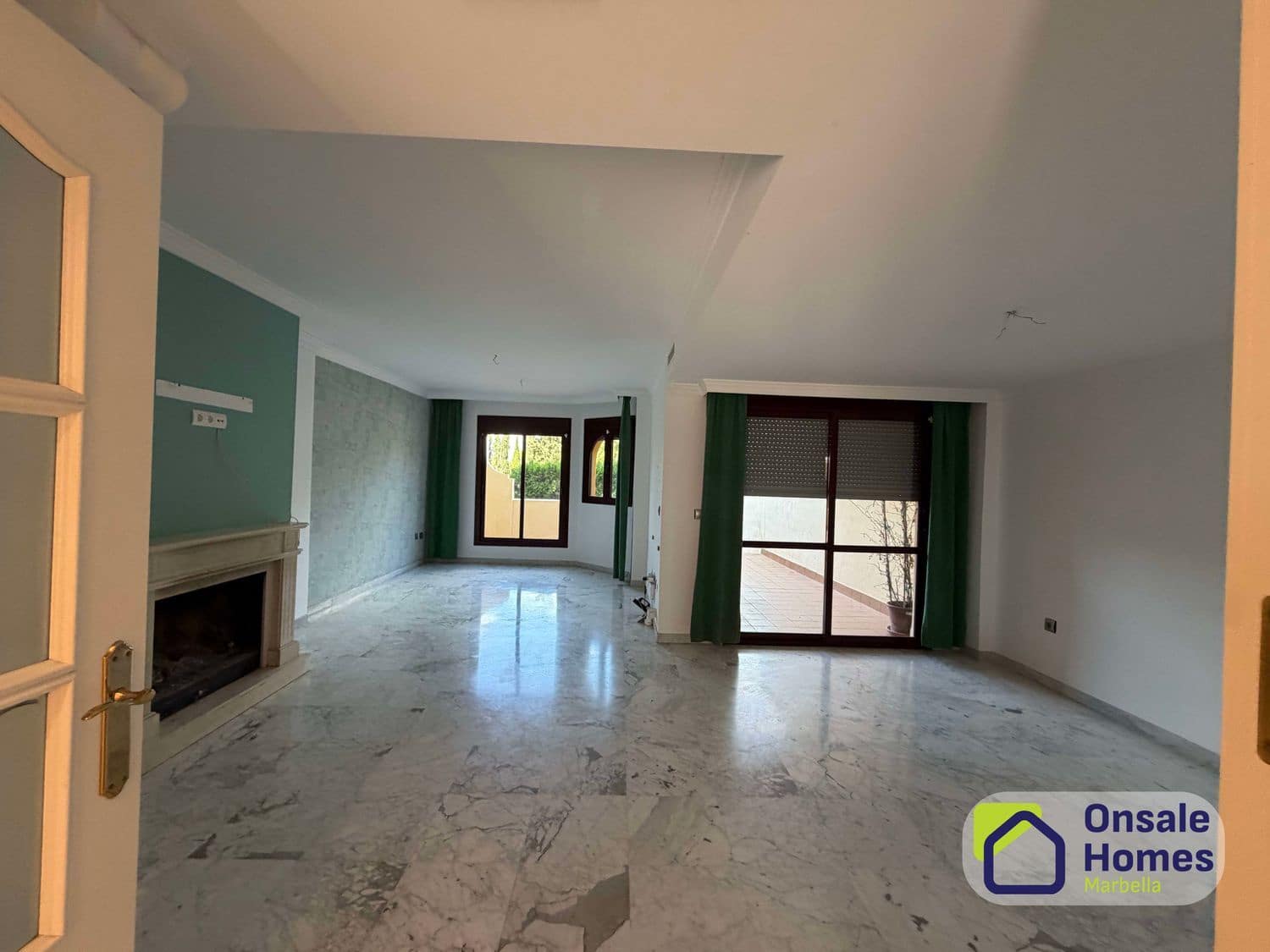 3 soverom Hus til salgs i Marbella med svømmebasseng garasje - € 830 000 (Ref: 9842000)