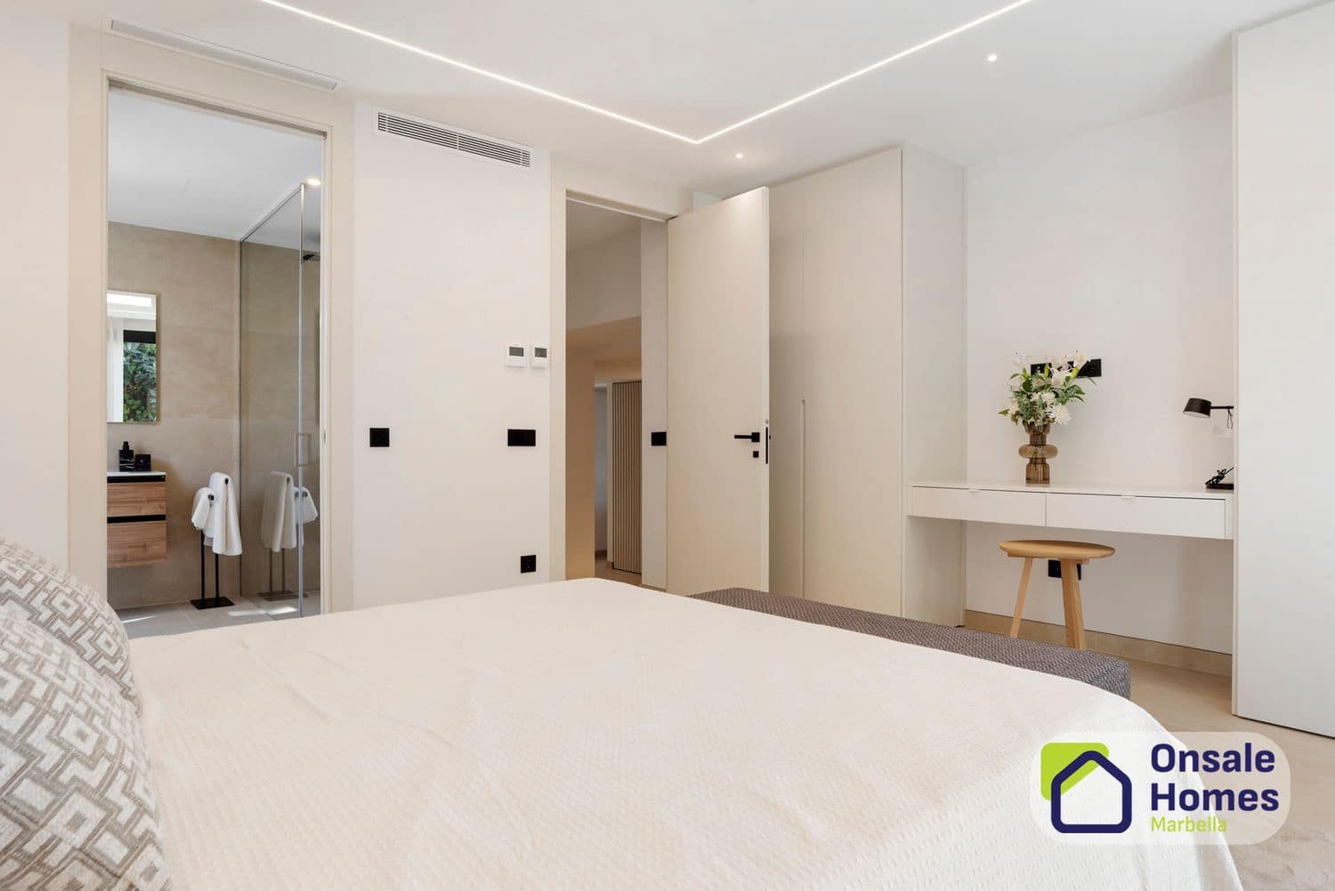 Chalet de 4 habitaciones en San Pedro de Alcantara en venta con piscina garaje - 2.995.000 € (Ref: 9848980)