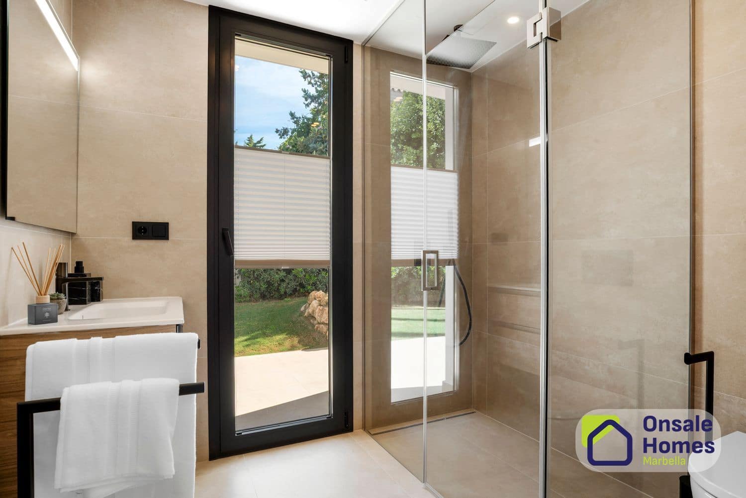 Chalet de 4 habitaciones en San Pedro de Alcantara en venta con piscina garaje - 2.995.000 € (Ref: 9848980)