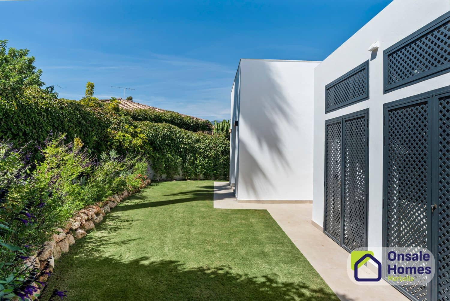 Chalet de 4 habitaciones en San Pedro de Alcantara en venta con piscina garaje - 2.995.000 € (Ref: 9848980)