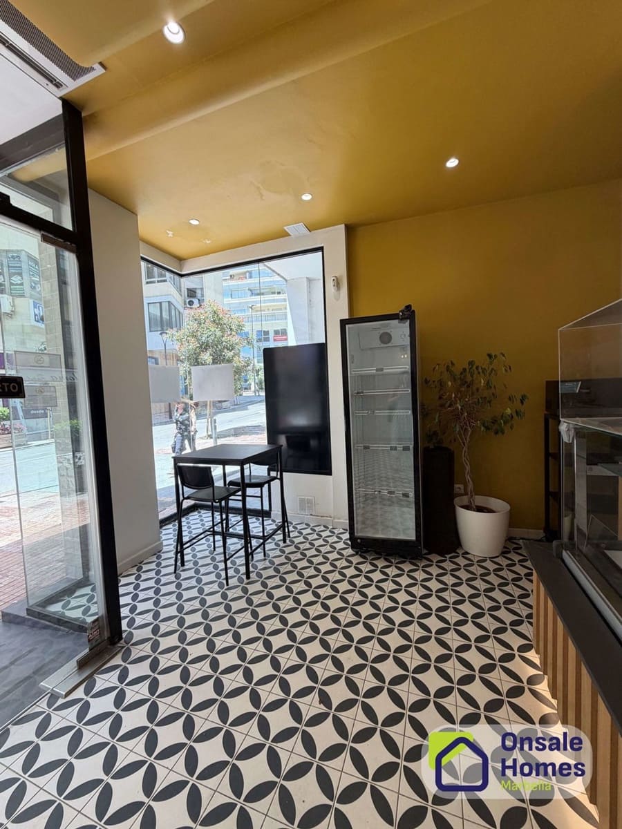 Kommersiell att hyra i Marbella - 3 000 € (Ref: 9854854)