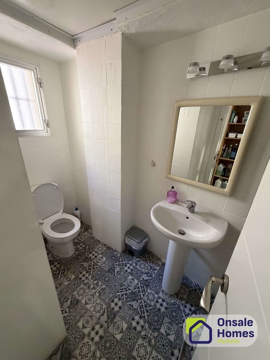 Commercial for rent in Marbella - € 3,000 (Ref: 9854854)