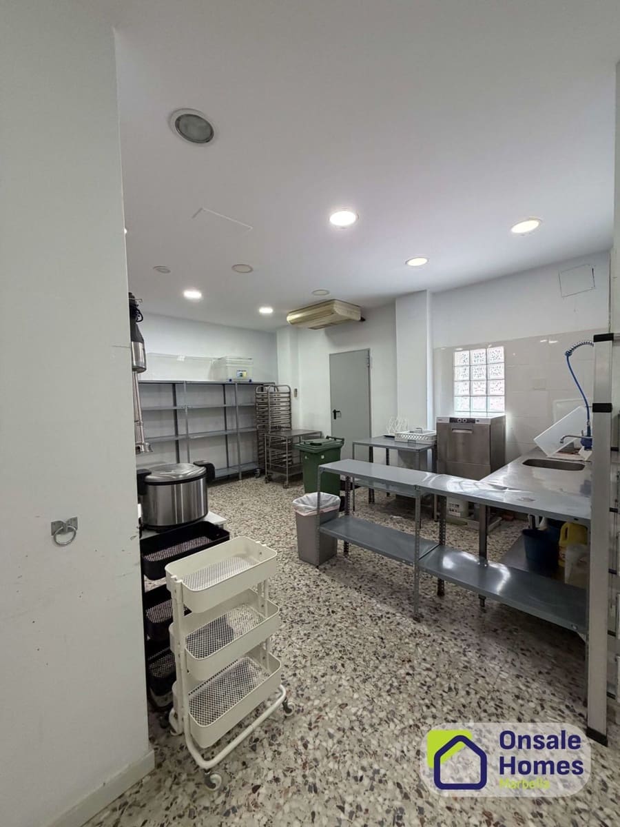 Commercial for rent in Marbella - € 3,000 (Ref: 9854854)