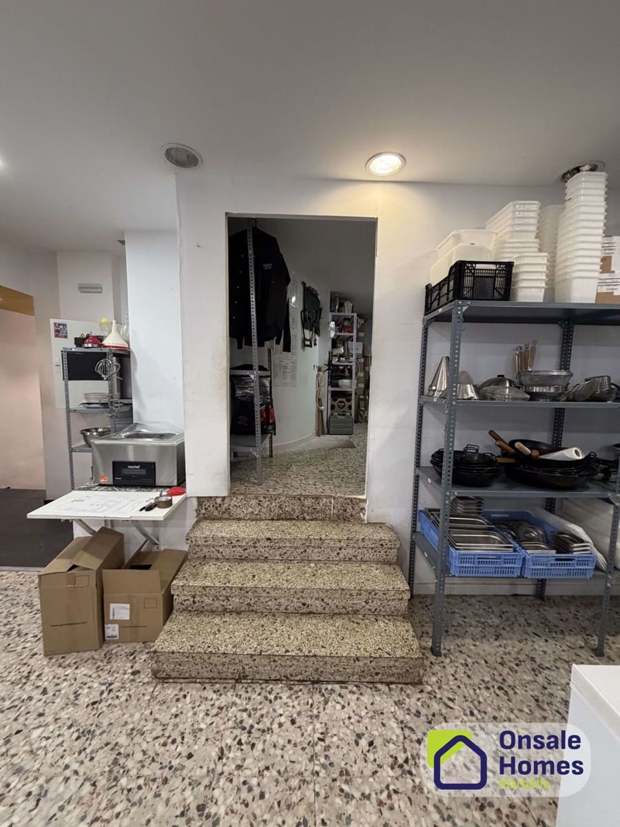 Commercial for rent in Marbella - € 3,000 (Ref: 9854854)