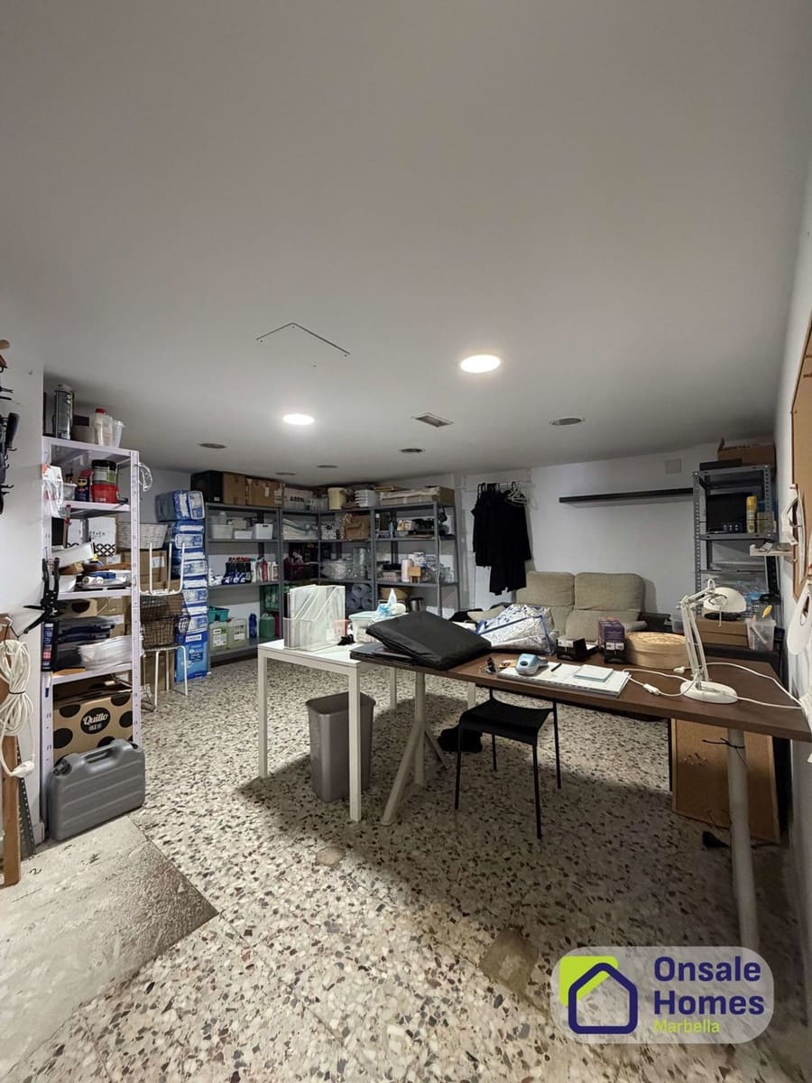 Commercial for rent in Marbella - € 3,000 (Ref: 9854854)