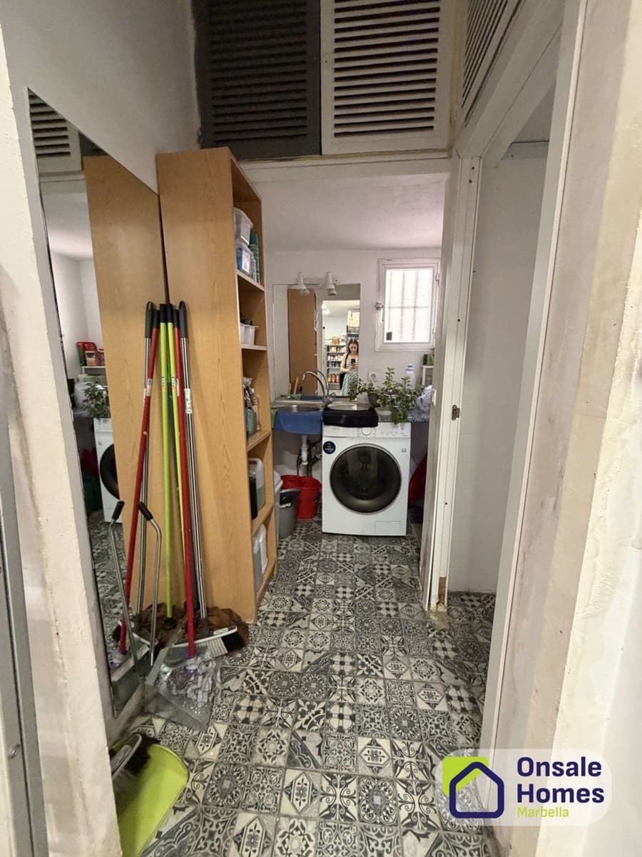 Commercial for rent in Marbella - € 3,000 (Ref: 9854854)