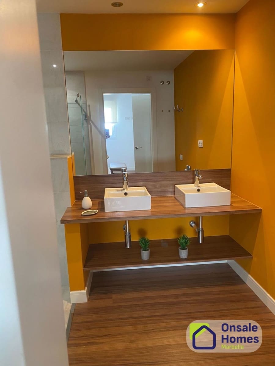 2 sovrum Lägenhet till salu i Marbella med garage - 750 000 € (Ref: 9854855)
