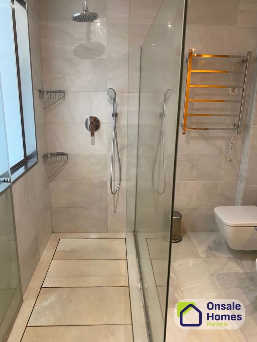 2 sovrum Lägenhet till salu i Marbella med garage - 750 000 € (Ref: 9854855)